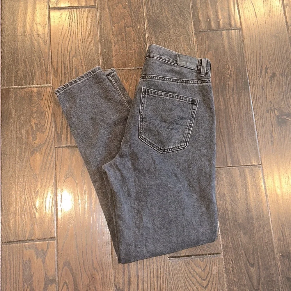 American Eagle Outfitters light black MOM High Rise Jeans size 2 regular